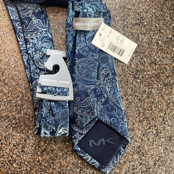 Michael Kors Narrow Silk Blend Tie - Picture 3 of 4